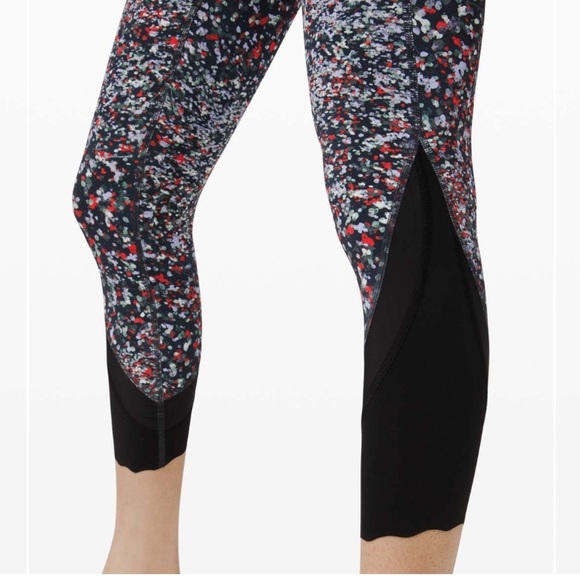 Lululemon•Wunder Under High Rise Crop 23”•Scallop•Luxtreme•Water Blossom Multi - Picture 2 of 9